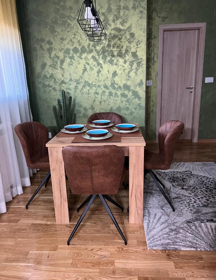Jungle Lux Apartment Čačak Dış mekan fotoğraf